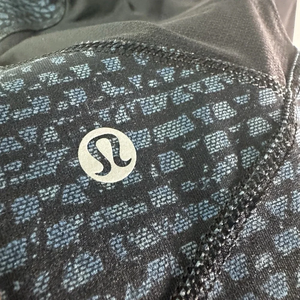 Lululemon | Leggings‎ Crop Black Blue Pattern Mesh Pocket | Women Size 6